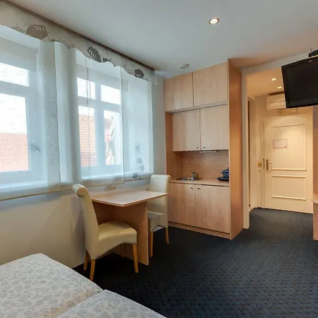 Marta & 3* Ljubljana