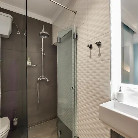 Marta & Guest house 3*