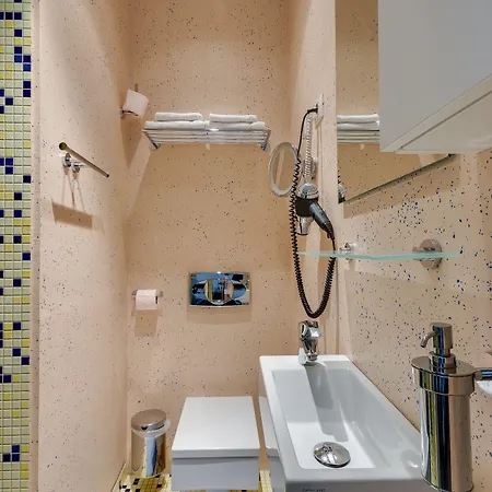 Marta & Guest house 3*