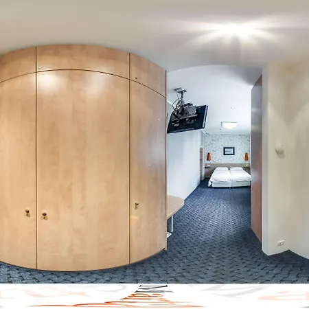 Marta & Guest house 3*