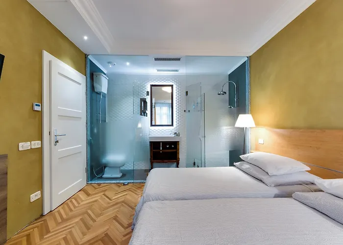 Marta & Guest house 3*